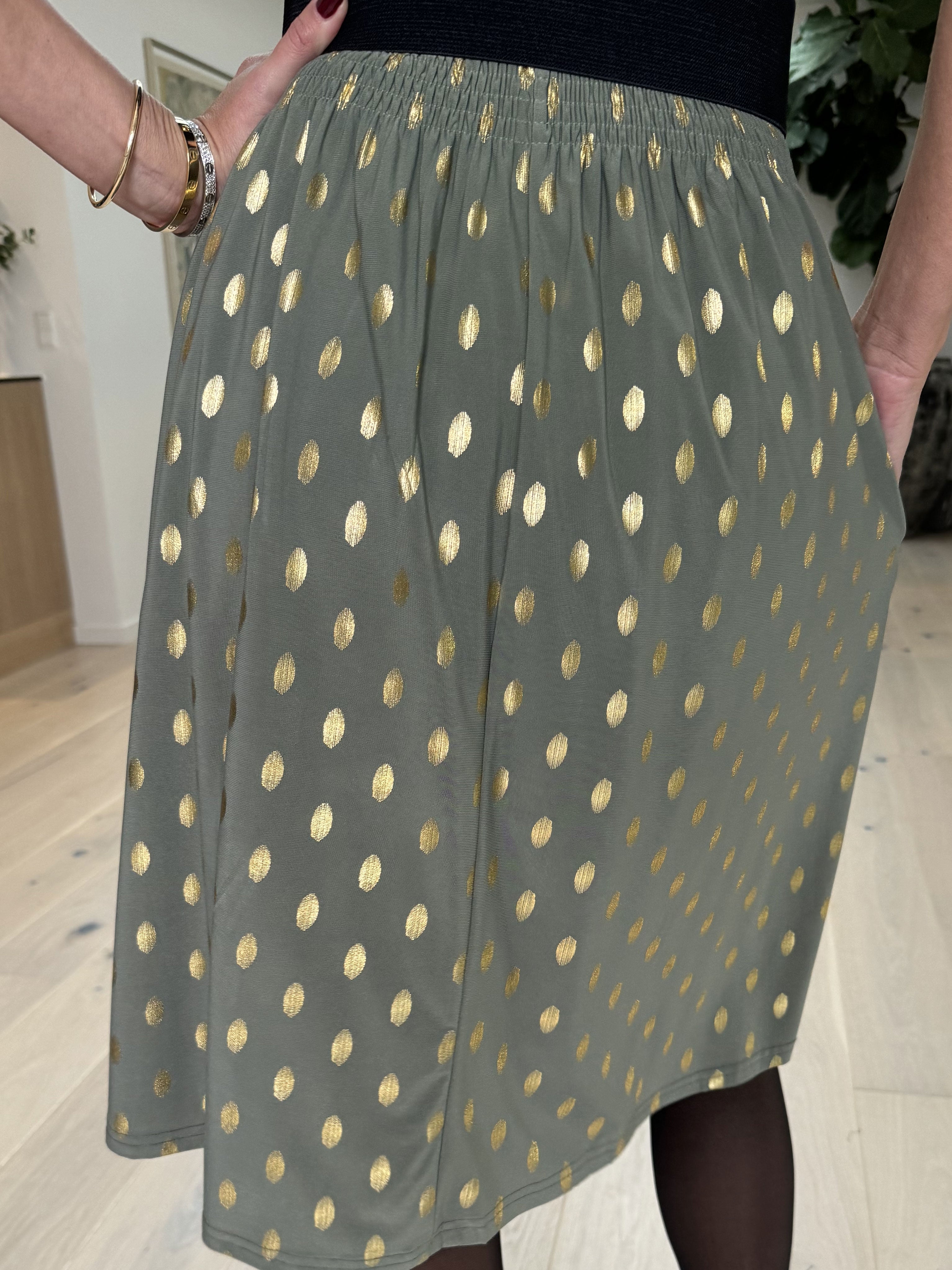 Pams Gold Dot Skirt - Kjol i skrynkelfritt tyg med fickor